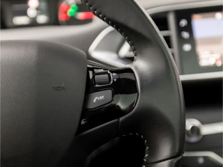 Peugeot 308 Peugeot 308 SW 1.2 PureTech Sport (PANORAMADAK, APPLE CARPLAY, GROOT NAVI, PARKEERSENSOREN, GETINT GLAS, SPORTSTOELEN, LANE ASSIST, CRUISE, NIEUWE APK, NIEUWSTAAT) - afbeelding nr 20