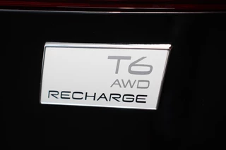 Volvo XC60 Volvo XC60 2.0 T6 Plug-in hybrid AWD Plus Dark Volvo XC60 2.0 Recharge T6 AWD Plus Dark | Nieuw! | Leder | Navigatie | Google | Harman Kardon | Panorama dak | Lichtmetalen Velgen 19
