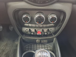 MINI Clubman MINI Clubman Mini 1.5 Cooper Salt Business | Airco | Trekhaak | Navi | Cruise | PDC | - afbeelding nr 22