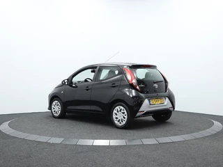 Toyota Aygo Toyota Aygo 1.0 VVT-i x-play Automaat | Carplay navigatie | Camera | Airco - afbeelding nr 11