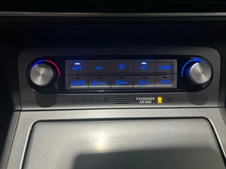 Hyundai Kona Hyundai Kona EV Premium 64 kWh | Warmtepomp | Verwarmde en geventileerde stoelen | Soh (batterijcheck) 91,8 % - afbeelding nr 17
