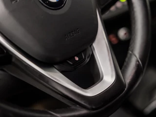 BMW 1 Serie Automaat (VIRTUAL COCKPIT, APPLE CARPLAY, GROOT NAVI, STUUR/STOELVERWARMING, ADAPTIVE CRUISE, LEDER, CAMERA, SPORTSTOELEN, DAB+, GETINT GLAS, NIEUWSTAAT) - afbeelding nr 22