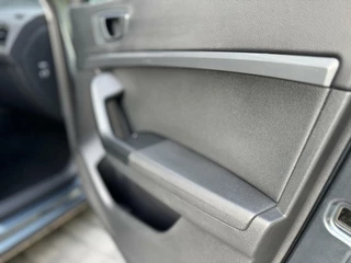 SEAT Ateca Seat Ateca 1.0 EcoTSI Limited Edition Volleer | Stoelverwarming | Apple CarPlay | Navigatiesysteem | Elektrisch bedienbare achterklep | Lichtmetalen velgen | Draadloze telefoonlader | Lane assist & Blind Spot detectie | Parkeersensoren voor en achter - afbeelding nr 46