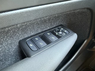 Volvo XC40 Volvo XC40 Recharge P8 AWD R-Design | Panoramadak | Trekhaak | Stoel/stuurverwarming - afbeelding nr 18