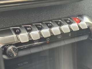 Peugeot 5008 Peugeot 5008 1.2 PureTech Blue Lease Allure 7-Persoons AUTOMAAT | NAVI | CLIMA | PDC | 18