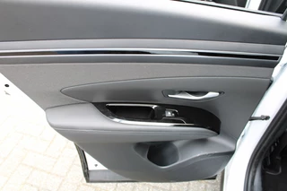 Hyundai Tucson Hybrid Hyundai Tucson Hybrid 1.6 T-GDI HEV Comfort 230PK! Navi/Cam/17