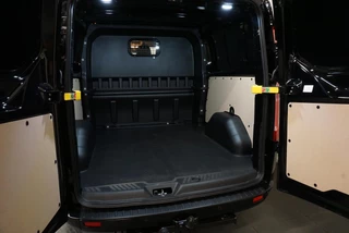 Ford Transit Custom Ford Transit Custom 300 2.0 TDCI 130pk AutoL2H1 Limited Dubbele cabine Ford Transit Custom 300 2.0 TDCI L2H1 Limited Dubbele cabine  Navi Airco 2 Schuifdeuren Trekhaak PDC Carplay DAB - afbeelding nr 6