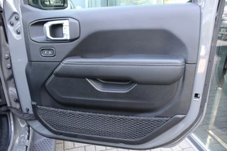 Jeep Wrangler Jeep Wrangler 4XE 380 SAHARA / Plug In Hybrid / My Sky open dak / Trekhaak - afbeelding nr 34