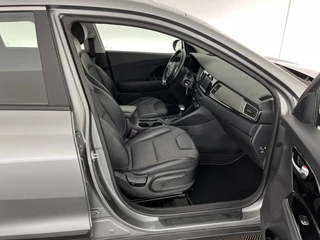Kia Niro Kia Niro 1.6 GDi Hybrid ExecutiveLine Aut. *LEATHER-FABRIC | NAVI-FULLMAP | KEYLESS | CAMERA | COMFORT-SEATS | DIGI-COCKPIT | LANE-ASSIST | ECC | CARPLAY | PDC | 16''ALU* - afbeelding nr 11
