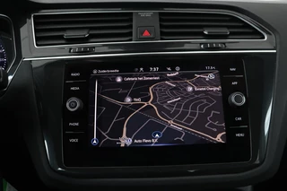 Volkswagen Tiguan Volkswagen Tiguan 1.4 TSI eHybrid Life | Stoel & stuurverwarming |  Carplay | Adaptive cruise | Full LED | Navigatie | Parkeerhulp | Active Info Display - afbeelding nr 9