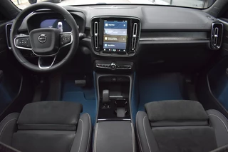 Volvo C40 Volvo C40 Twin Intro Edition 408pk/78kWh AWD | Trekhaak | Getint glas - afbeelding nr 4