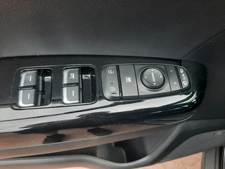 Kia Sportage Kia Sportage 1.6 132pk Airco Cruise-Control Navigatie Bluetooth Stoel- en Stuurverwarming - afbeelding nr 9