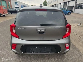 Kia Picanto Kia Picanto 1.0 67pk Automaat  Stoel en Stuur verwarming ,  Navigatie / Apple carplay  / Android auto , Achteruit camera , Bluetooth , Priveglas , Chrome handgrepen , Sport Velgen ,  9.500km !! - afbeelding nr 4