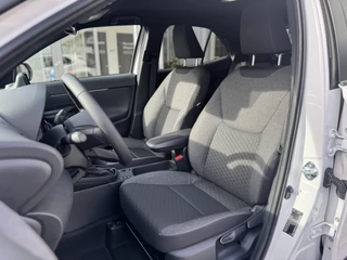 Toyota Yaris Cross Parkeersensoren V+A, Dodehoeksensor, Navigatie , All-in Rijklaarprijs - afbeelding nr 5