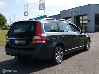 Volvo V70 Volvo V70 2.4 D5 215 Schuifdak Leer Xenon Clima Elec stoel Pdc V+A - afbeelding nr 6