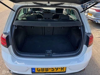 Volkswagen Golf Volkswagen Golf 1.5 TSI Highline Business R-Line edition  150pk,  DSG Automaat , Navigatie , Parkeerhulp Voor & Achter , Verwarmde voorstoelen , Prive glas , Velgen zwart incl all weahter banden  , - afbeelding nr 23