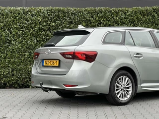 Toyota Avensis Toyota Avensis Touring Sports 1.6 VVT-i Aspiration, NL AUTO, NAP, CRUISE, NAVI, ECC-AIRCO, CAMERA, TREKHAAK, LICHTMETAAL 16