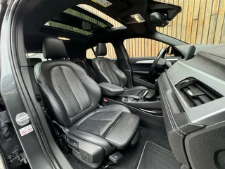 BMW X2 BMW X2 sDrive18i High Executive M-sport Automaat | Panoramadak | Lederen interieur | LED verlichting | Sfeerverlichting | DAB radio | Head-up display | Achteruitrijcamera | Parkeersensoren voor en achter - afbeelding nr 36