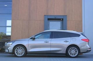 Ford Focus Ford Focus Wagon 1.0 125pk Titanium | Pano | Full LED | B&O - afbeelding nr 2