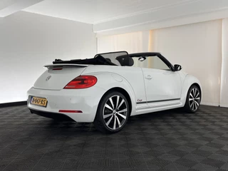 Volkswagen Beetle Volkswagen Beetle Cabriolet 1.6 TDI Design Cup Aut. *LUXURY-LEATHER | FENDER-AUDIO | CARPLAY | COMFORT-SEATS | HEATED-SEATS | ECC | SHIFTPADDLES | PDC | AIRSCARF | CRUISE | 19''ALU* - afbeelding nr 8
