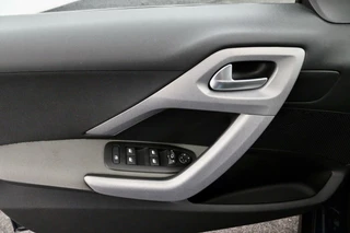 Peugeot 2008 Peugeot 2008 1.2 PureTech Allure donkergrijs automaat - afbeelding nr 29