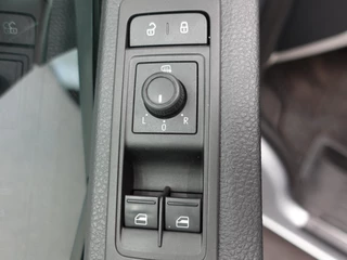 Volkswagen Transporter Volkswagen Transporter 102pk L1H1 Highline Navigatie 18
