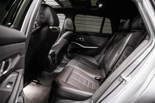 BMW 3 Serie BMW 3-serie 330e xDrive Touring Hybrid | Vol | M Sport | Panodak | H&K | Innovation | 19 inch | - afbeelding nr 40
