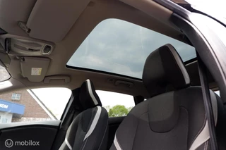 Volvo V40 Volvo V40 MY19 T3 153PK GEARTRONIC DYNAMIC EDITION LUXERY | PANODAK | HARMAN KARDON | CAMERA | KEYLESS - afbeelding nr 4