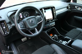 Volvo XC40 Volvo XC40 1.5 T3 R-Design, Pano, Trekhaak, Winterset, Pdc + camera, 360 vieuw, Stoel/stuur verwarming, Keyless, Carplay, Donkerglas, Harman kardon, Clima, Navi, Elektrische achterklep. - afbeelding nr 4