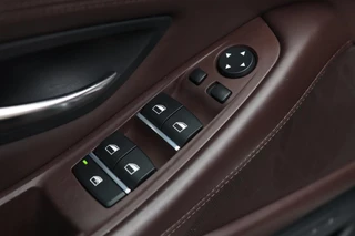 BMW 5 Serie BMW 5-serie Touring 528xi xDrive M Sport / HUD / 2x MEMORY / 360 / H&K / KEYLESS / NAP - afbeelding nr 31