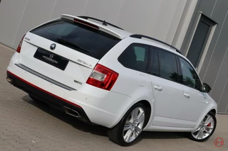 Škoda Octavia Skoda Octavia Combi 2.0 TSI RS DSG 220 PK / 1e eig / Stoelverwarming / Cruise / Xenon - afbeelding nr 40