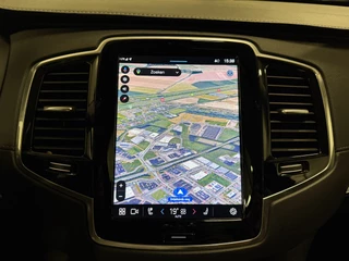 Volvo XC90 Volvo XC90 T8 Recharge AWD R-Design BLACK LONG RANGE PANO/TREKHAAK/HEAD-UP/MEMORY/H&K/CAMERA/ACC/PILOT-ASSIST/KEYLESS/LEER-SPORT/GOOGLE/PRIVACY/20