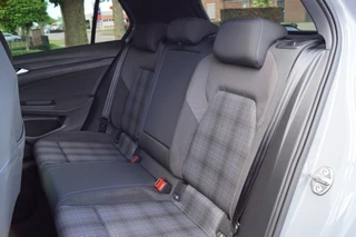 Volkswagen Golf Volkswagen Golf GTE 1.4 TSI Hybride (245pk) DSG IQ licht/Navi/Virtual/ACC/Camera/19 inch - afbeelding nr 42