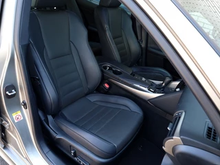 Lexus IS Lexus IS 300h Hybrid F-Sport Line | Mark Levinson | Schuifdak | Stoelvent - afbeelding nr 13