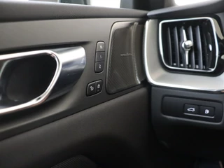 Volvo XC60 Volvo XC60 T6 Plus Black Edition | Trekhaak | 360° Camera | Panoramadak - afbeelding nr 32