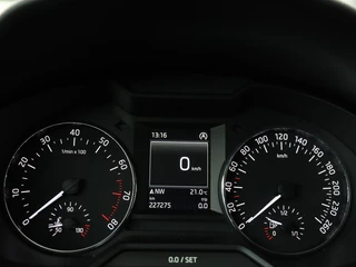 Škoda Octavia Skoda Octavia 1.2 TSI Elegance | Panoramadak | Leder |  Stoelverwarming | Xenon | Navigatie | Climate control | Keyless | Bluetooth | Cruise control - afbeelding nr 28