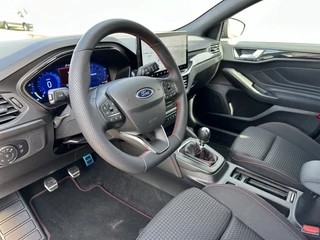 Ford Focus Ford Focus Wagon 1.0 EBH STLine X Driverpack | 18inch | Winterpack! - afbeelding nr 27