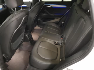 BMW X1 BMW X1 sDrive18i Steptronic M-Sport Executive | Lederen Bekleding | Navigatie | Climate Control | Camera | Parkeer Sensoren - afbeelding nr 7