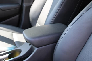 Hyundai Kona Hyundai Kona 1.6 GDI HEV Premium Navi/Leer/18