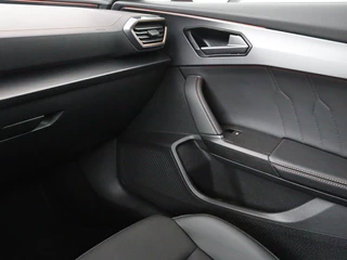 CUPRA Formentor CUPRA Formentor 1.4 e-Hybrid VZ | 245pk | Stuurverwarming | Adaptive cruise | Camera | Navigatie | Keyless | Full LED | Sportstoelen | PHEV - afbeelding nr 20