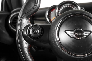 MINI Cooper MINI Cooper 1.5 135 PK Chili - JCW Trim | Cruise | Stoel-+Voorruitverw. | PDC | NAV | ECC | LM 17