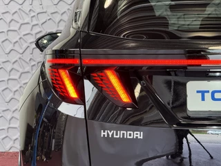 Hyundai Tucson Hyundai Tucson NIEUWE AUTO 1.6 T-GDI PHEV 252PK 4WD N-LINE SKY PANO. 360.CAMERA ELEK.KLEP ELEK.STOEL/GEHEUG.VERWARMD SUBWFR 19''LMV ZWARTE HEMEL HEADUP STOELKOELING STUURVERW. PLUG IN HYBRIDE - 5 JAAR GARANTIE - afbeelding nr 81