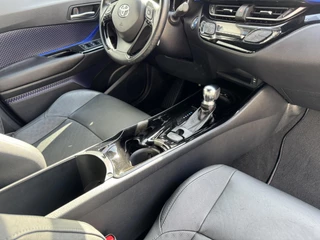 Toyota C-HR Toyota C-HR 1.8 Hybrid Dynamic Adaptive Cruise control Climate control Achteruitrijcamera Parkeersensoren Navigatie - afbeelding nr 25
