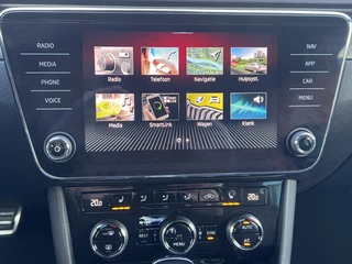 Škoda Superb Navigatie ACC DAB Sportstoelen Elek. Stoel Matrix Beam Stoelverwarming Getint Glas Camera Carplay NL Auto - afbeelding nr 22