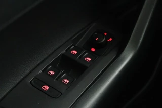 Volkswagen Polo Volkswagen Polo 1.0 TSI R Line | Panoramadak | Park Assist |  Carplay | Adaptive cruise | Climate control | PDC | Navigatie | Bluetooth | LED - afbeelding nr 26