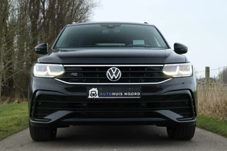 Volkswagen Tiguan Volkswagen Tiguan 1.5 TSI / 2x R-Line / Black Style / VC / HeadUP / H&K / Camera / LED / Trekhaak / 19