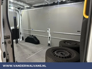 Ford Transit Ford Transit 2.0 TDCI 131pk L3H2 Euro6 Airco | Camera | Navigatie | Android Auto | Stoelverwarming Verwarmde voorruit, Cruisecontrol, Parkeersensoren, Elektrisch verstelbare bestuurdersstoel, Bijrijdersbank - afbeelding nr 12