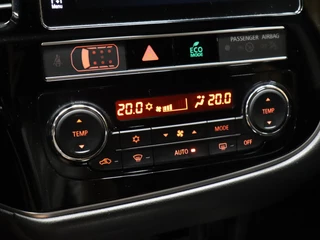 Mitsubishi Outlander Mitsubishi Outlander 2.4 PHEV Intense S [TREKHAAK, CAMERA, STOELVERWARMING, HALF LEDER, PDC V+A, CRUISE, CLIMATE, NIEUWSTAAT] - afbeelding nr 17