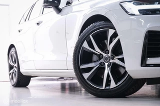Volvo V60 Volvo V60 2.0 T8 Recharge AWD R-Design | NL auto | DAB+ | CarPlay | Adaptive | Blis | Rijklaar | - afbeelding nr 15