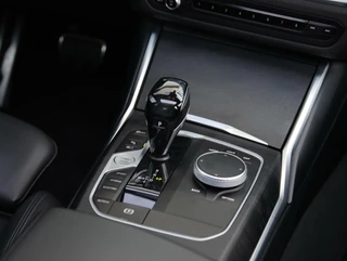 BMW 3 Serie BMW 3-serie 330e High Executive M-sport | H&K audio | Schuif/kanteldak | ACC | Dodehoekdetectie | Laser LED | Head-up display | - afbeelding nr 33